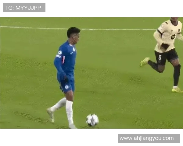 里昂主场大胜切尔西乌龙球成比赛转折点引发热议